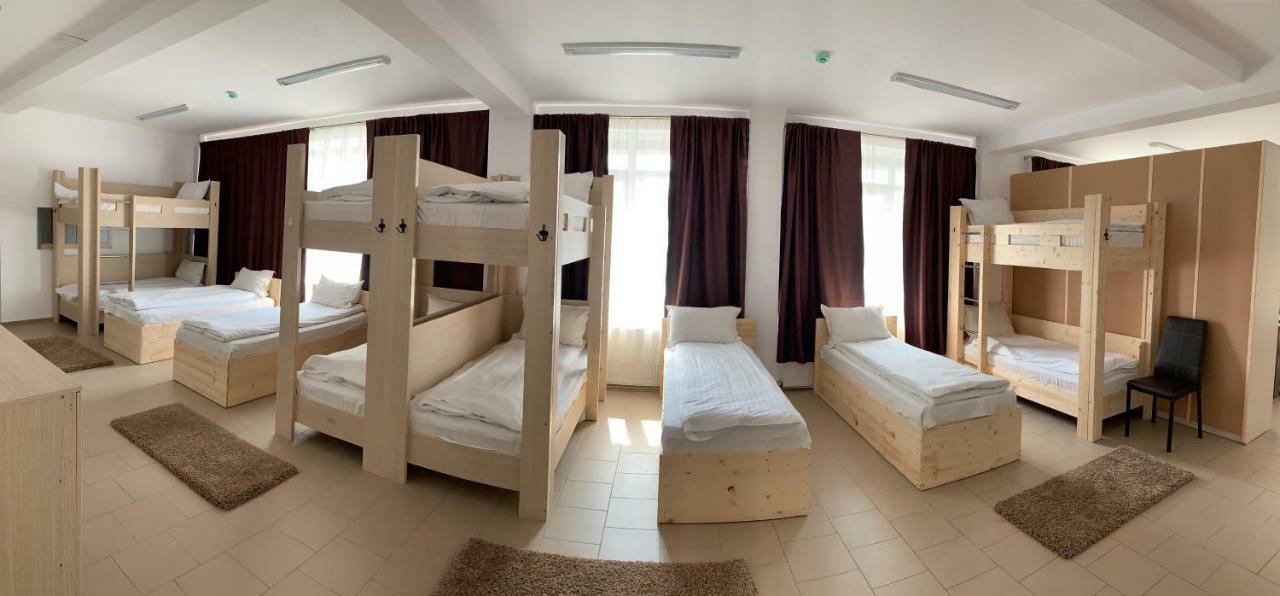 Hotel Nova Residence Popesti-Leordeni Buitenkant foto